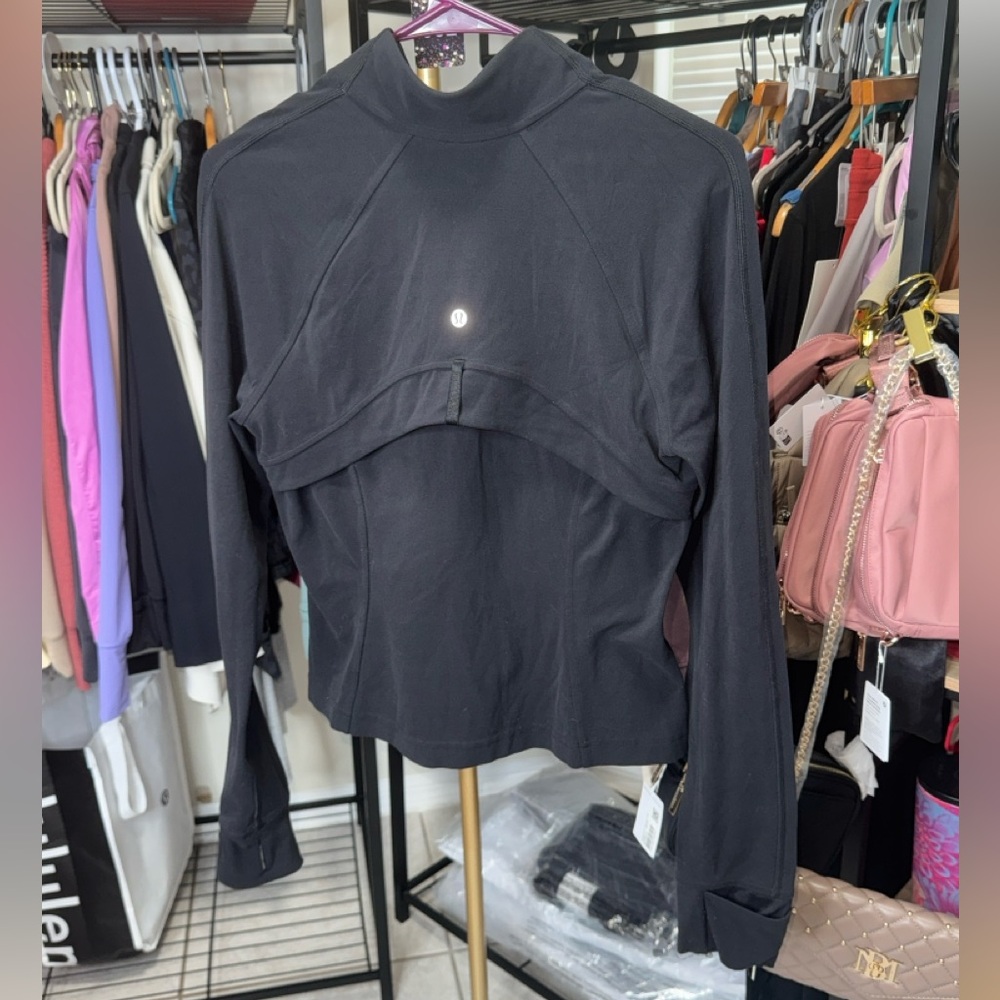 255. Lululemon Nulu Cropped Define Jacket in Black - Picture 3 of 6